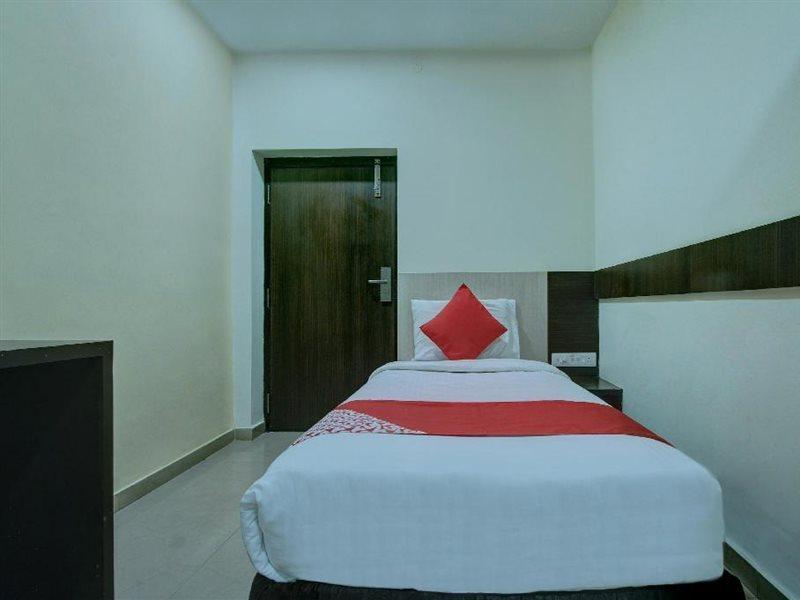 Hotel Tiruchendur Mani Iyer بالني المظهر الخارجي الصورة