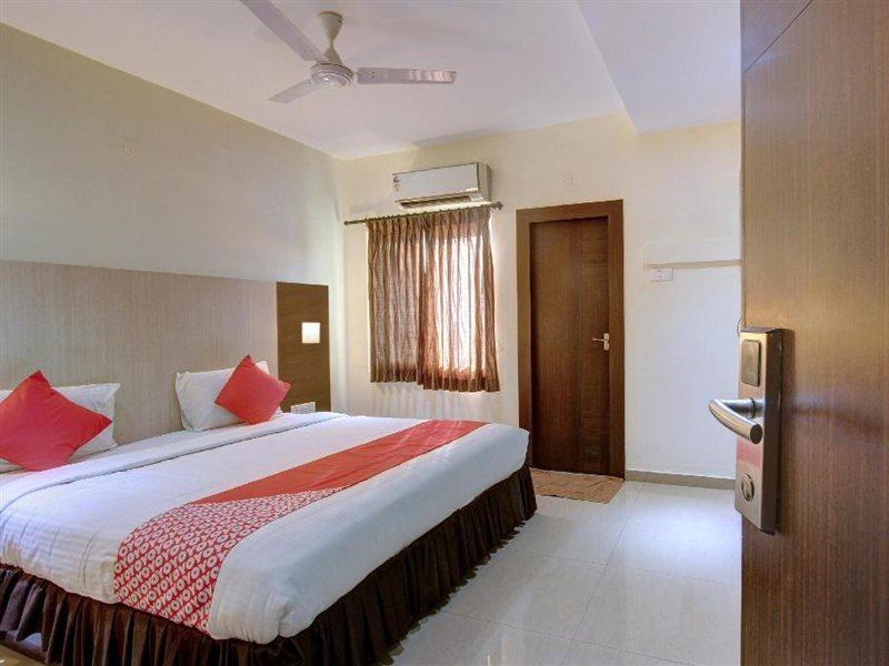 Hotel Tiruchendur Mani Iyer بالني المظهر الخارجي الصورة