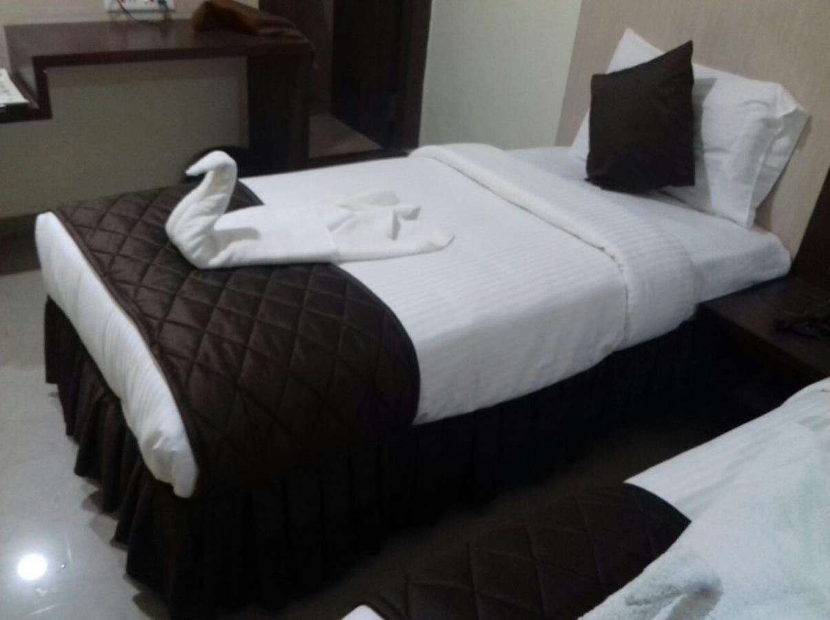 Hotel Tiruchendur Mani Iyer بالني المظهر الخارجي الصورة