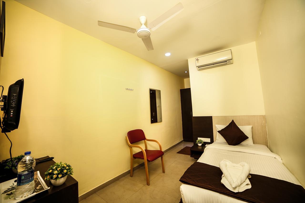 Hotel Tiruchendur Mani Iyer بالني المظهر الخارجي الصورة